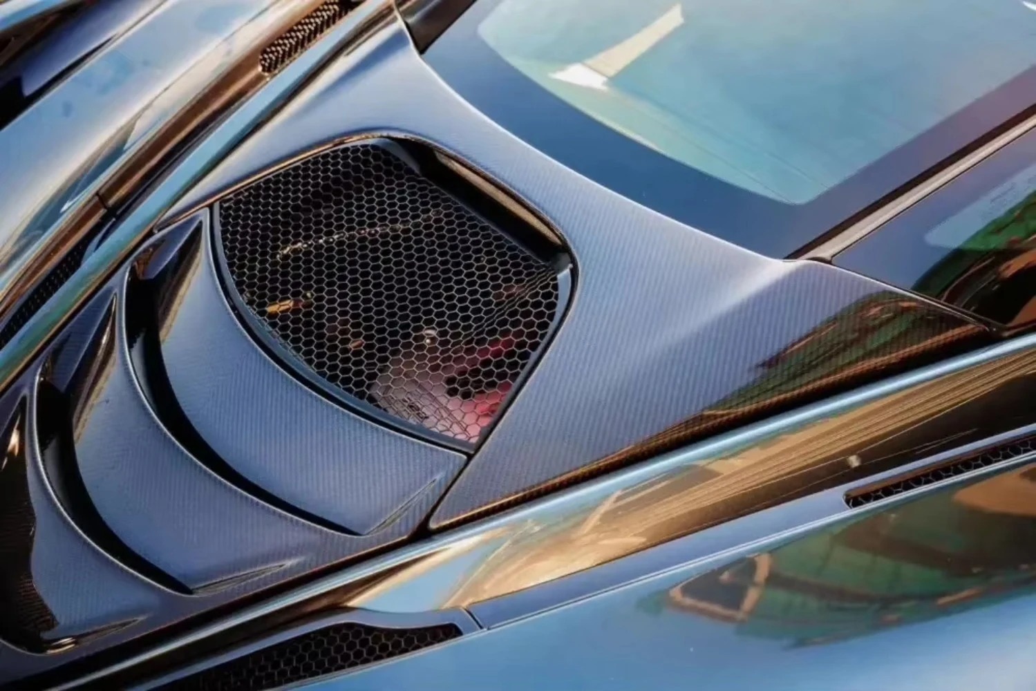 High Quality Dry Carbon Fiber Engine Cover for 720s Auto Parts Black Engine Cover Body Kit Hot Seller